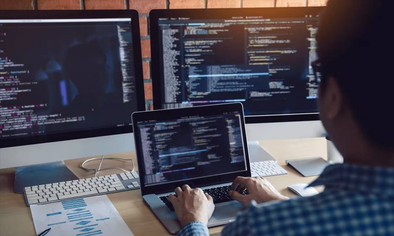 数据科学选型:R与Python如何赋能路北区网站建设?